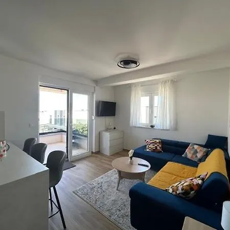 Lejana