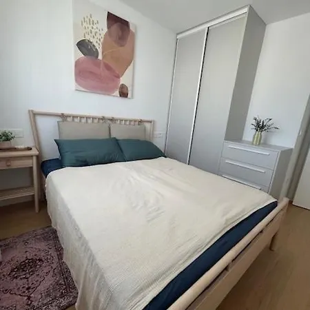 Lejana * ماندري