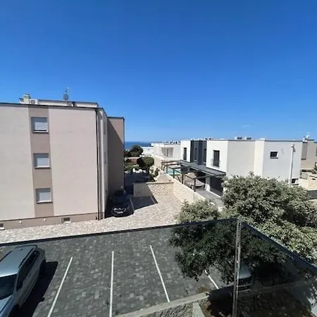 Lejana * ماندري