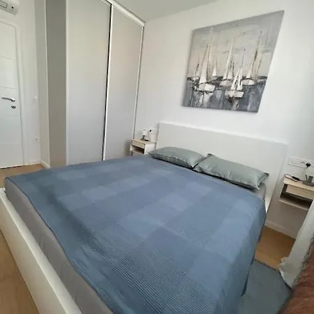 Lejana * ماندري