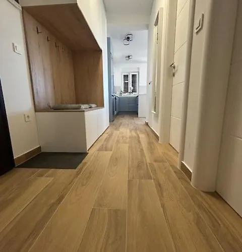 Lejana Apartman Mandre